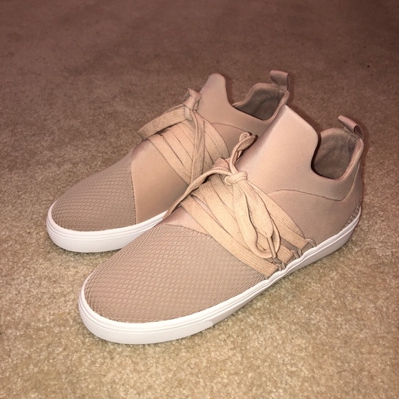 Blush/Taupe Steve Madden sneakers - Picture 2 of 5